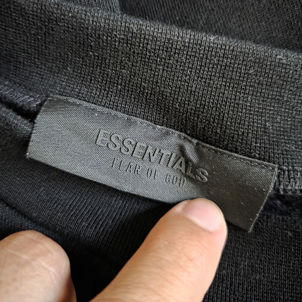 Fear of God Essentials Classic Fit Logo Graphic Sweatshirt - Picture 7 of 9